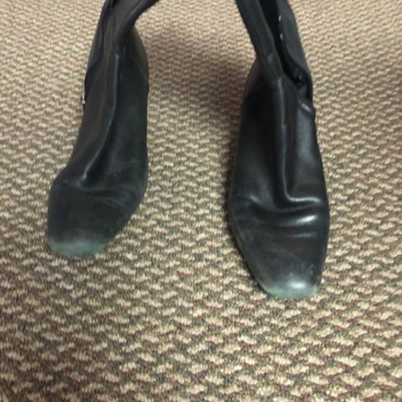 Black BANDOLINO heels - Picture 2 of 2